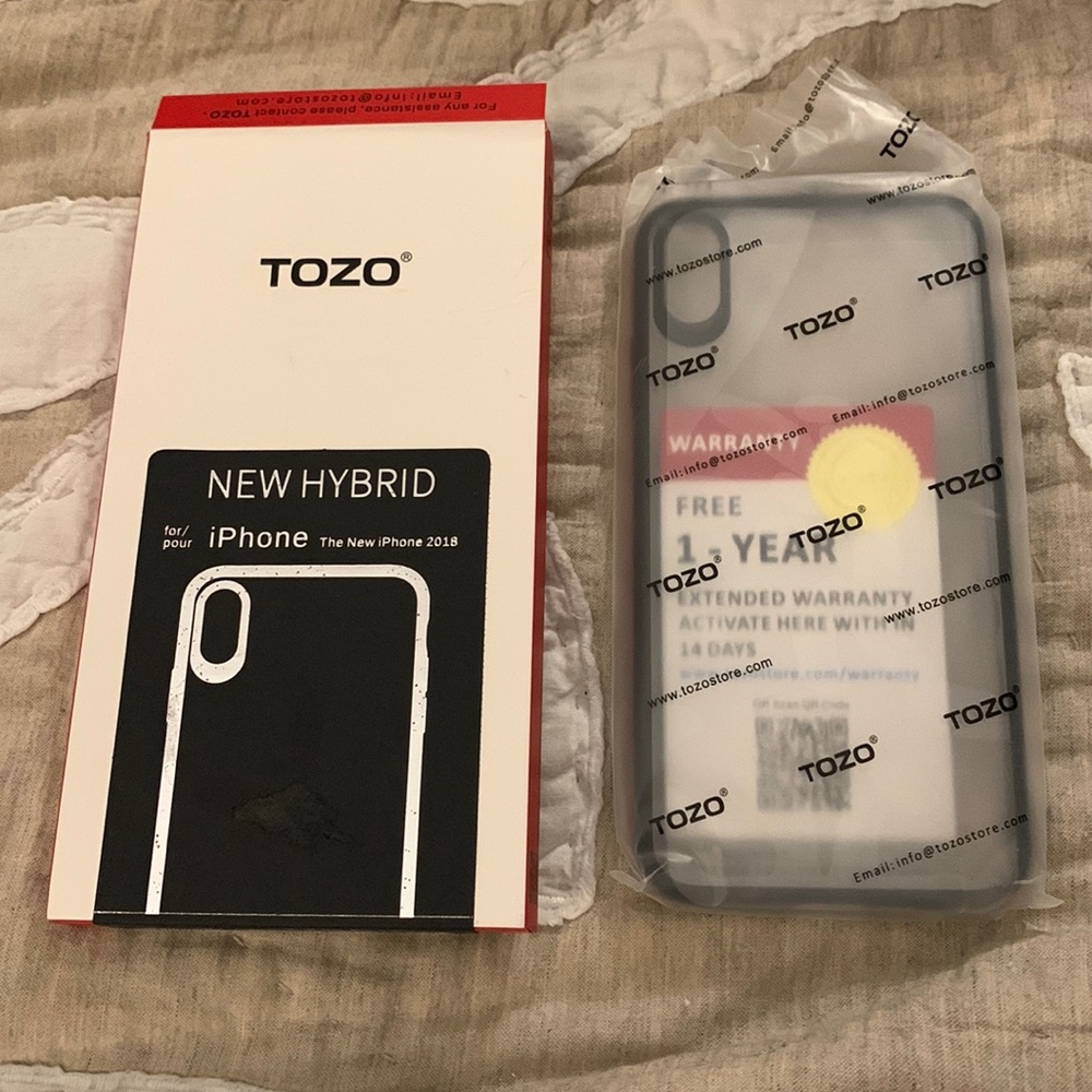 NEW NIB Tozo iPhone Case for iPhone XS MAX in Flexible Clear & Black Silicone